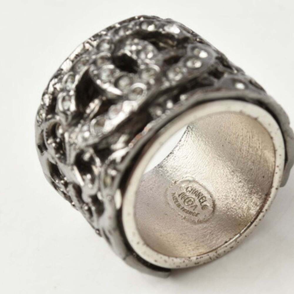 CHANEL Authentic Pearl Logo Ring - Picture 5 of 6